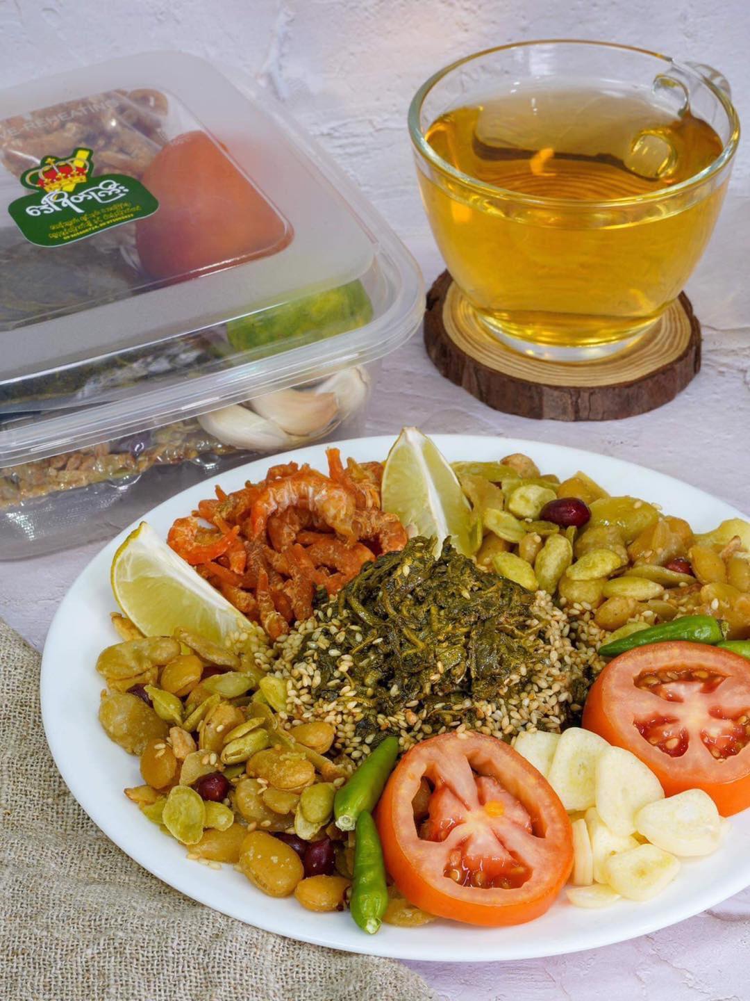 Pickled Tea Leaf (Spicy) with Assorted Crispy Beans 150g ဒေါ်ရိတ်ကြီး  အညွှန့်ချဉ်စပ်နှပ် နှင့်နှစ်ပြန်ကြော်
